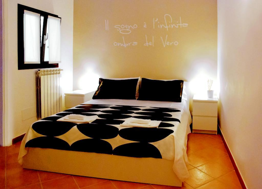 Bed And Breakfast Charming House بارليتا الغرفة الصورة
